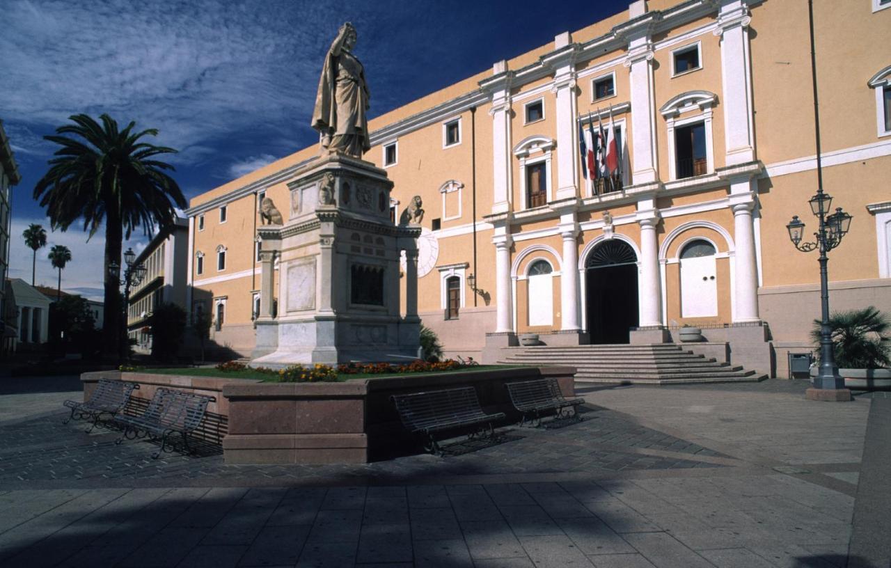Hotel Dimora Del Chiostro à Oristano Extérieur photo