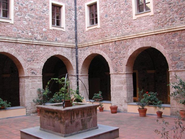 Hotel Dimora Del Chiostro à Oristano Extérieur photo